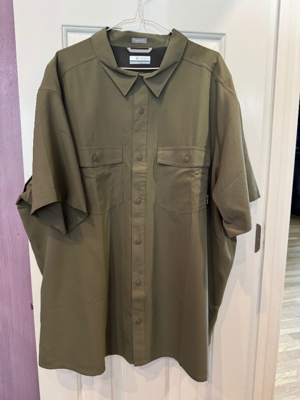 Columbia XXL short sleeve shirt, button front, olive green